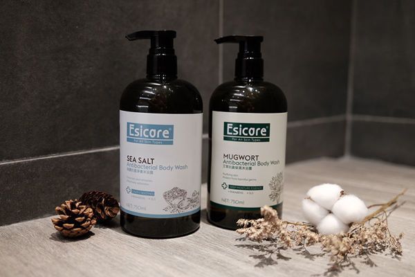 Picture of Esicar Mugwort Antibacterial Body Wash